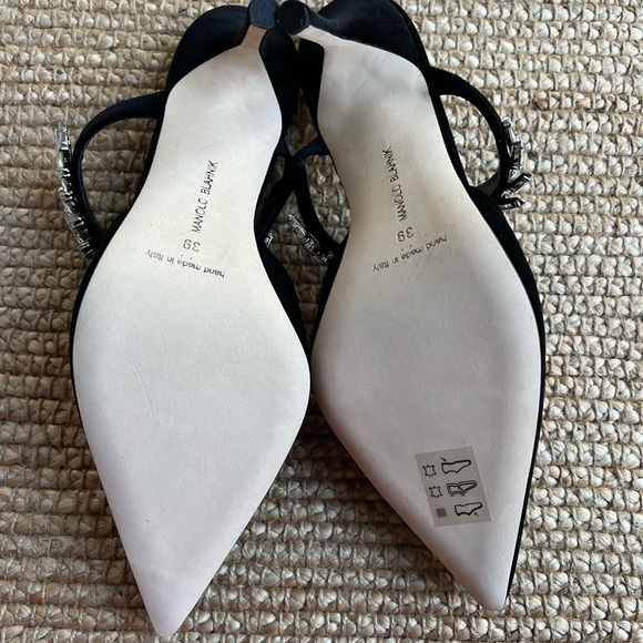 NIB Manolo Blahnik Lurum Crystal Embellished Black Velvet Mules Sz 39 - Picture 4 of 8